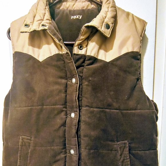 Cute Reversible Roxy Vest - Picture 4 of 6